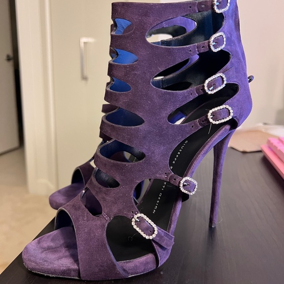 Giuseppe Zanotti GIUSEPPE ZANOTTI "Coline" Laser cut crystal buckle sandals - Picture 5 of 9